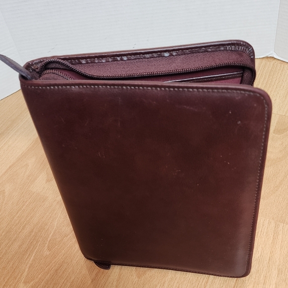 Day Timer Brown Leather Zipper Planner 7 Ring - Picture 11 of 16